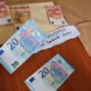 COMPRE BILLETES DE 20 EUROS FALSOS INDETECTABLES QUE PARECEN REALES – DINERO FALSIFICADO REALISTA A LA VENTA